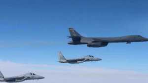 米軍B-1B爆撃機が日韓戦闘機と合同演習
