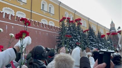 「パパを戦争から帰らせて」 突然ロシア軍に動員された夫 監視されても抗議続ける妻 ＃平和を願って