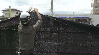 富士山“映えスポット”に「黒幕」設置で異変…コンビニ駐車場にあふれかえった観光客　「もうちょっとうまい案が…」地元の賛否は？