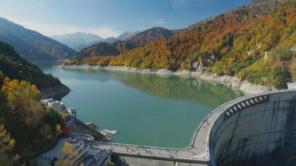 紅葉は例年より遅くても客足は増加、SNSで広がる立山人気、紅葉シーズンに若い世代が急増　旅行先はインスタ・TikTokで下調べ　「自然を求めて」若者たち