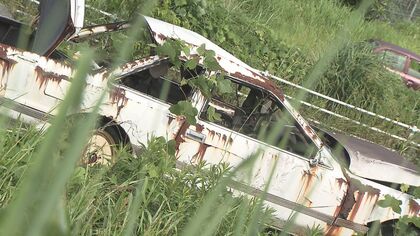 追跡！「草むらのヒーロー」誰が何のために？廃車が伝える悲しい出来事 33年前の一家5人死亡事故【福岡発】