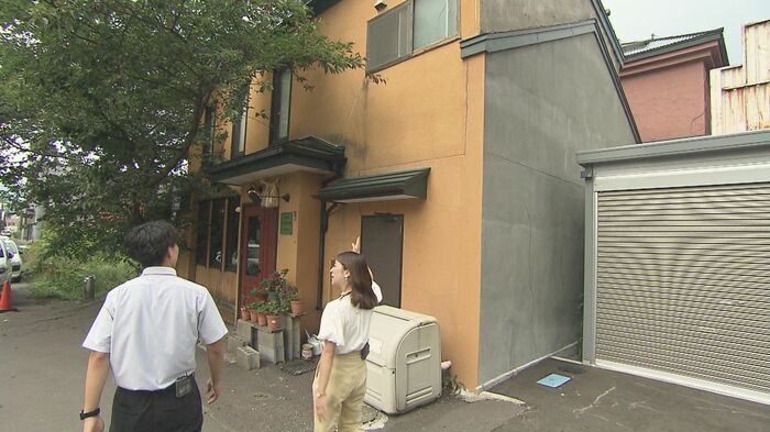 旧倉庫群裏手にある洋食店