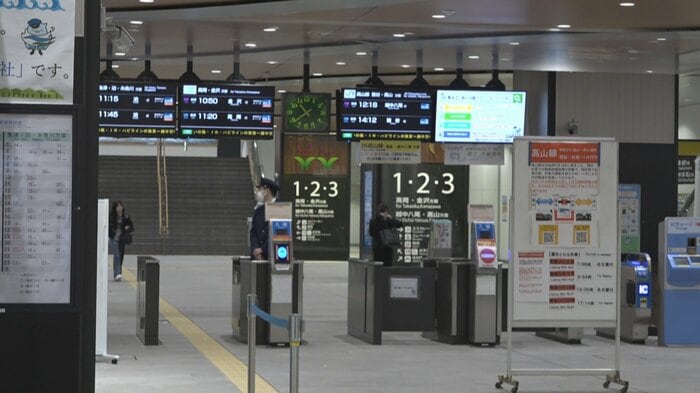 富山駅（1日午前10時半頃）