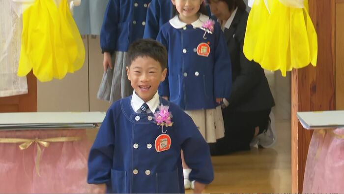 卒園式で堂々と入場