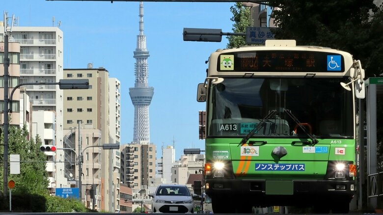 【独自】東京でもバス減便・廃止の波…都内のバス走行距離が前年比2100万キロ減少　運転士不足対策で12万円支給へ｜FNNプライムオンライン