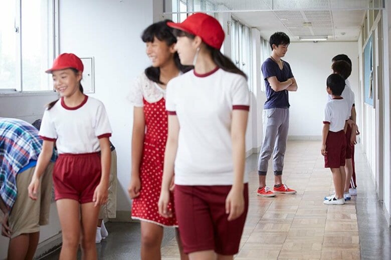 【調査結果】小学生の80%が「体操着の下に肌着NG」に疑問。髪型やキーホルダーの制限も
