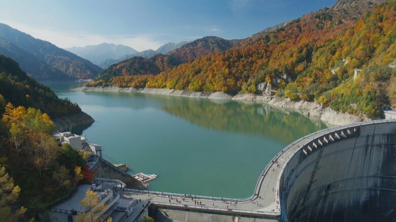 紅葉は例年より遅くても客足は増加、SNSで広がる立山人気、紅葉シーズンに若い世代が急増 旅行先はインスタ・TikTokで下調べ 「自然を求めて」若者たち|FNNプライムオンライン