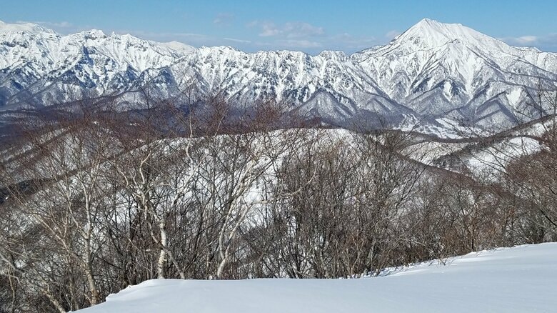 戸隠山で埼玉県の49歳男性が滑落、行動不能に　警察、消防などが捜索中　大型連休、山岳遭難相次ぐ　24件発生、4人死亡｜FNNプライムオンライン