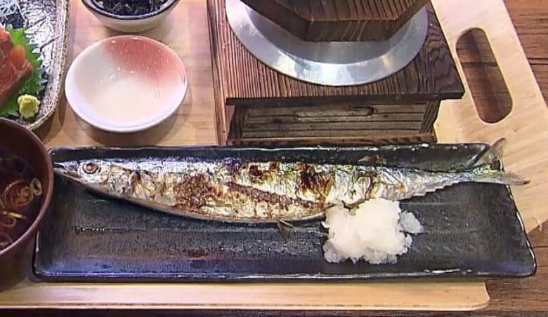 「10年ぶりにとんでもなく大きい」サンマ豊漁が続く　8月の水揚げ量は2024年の“2倍”…1尾88円の鮮魚店も｜FNNプライムオンライン
