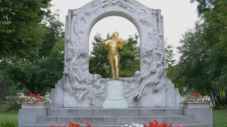 音楽の都・ウィーン（ヨハン・シュトラウス像）