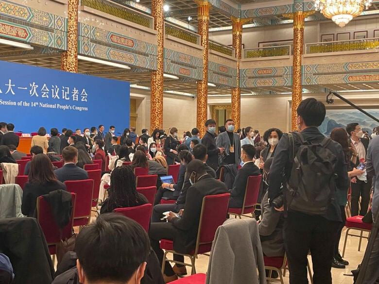 中国が開く記者会見には海外からも多くの記者が参加する