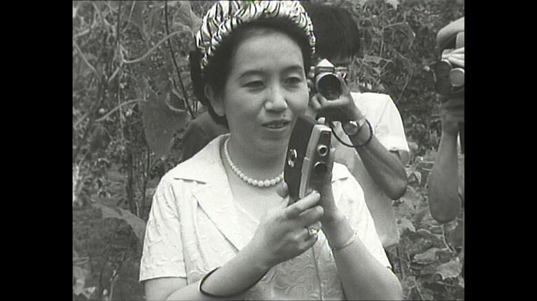 昭和41（1966）年8月 青森・三戸町のりんご園にて