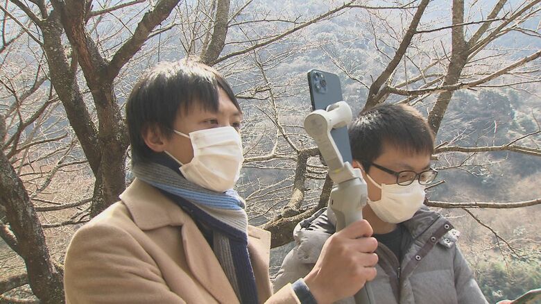 撮影、音声、リポーターは１人が１台のスマホで