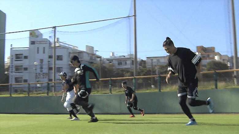 若手とともに汗を流す