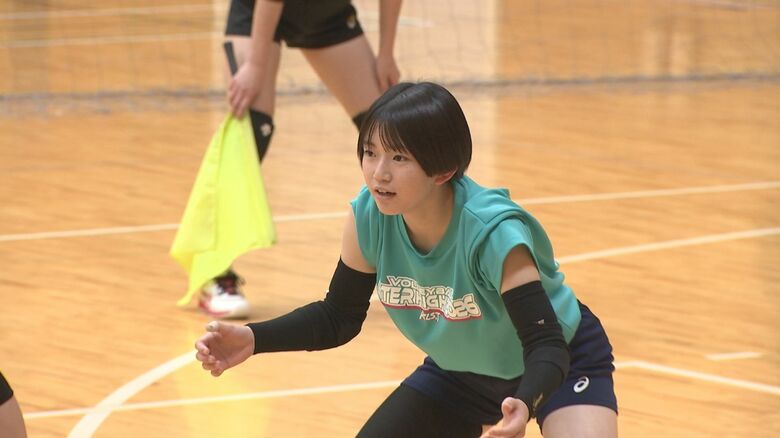 リベロの菊地優美花主将（3年）