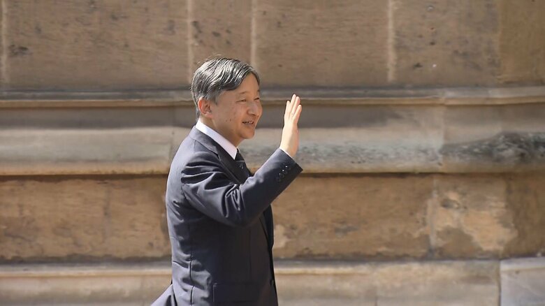 6月27日、ウィンザー城の聖ジョージ礼拝堂を訪問された陛下。エリザベス女王とフィリップ殿下の墓を私的に拝礼された。