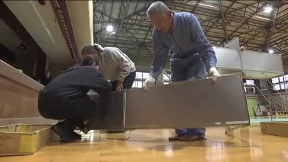 25日投開票の福島県知事選挙　投票所の設営作業進む　県内外あわせて1085ヵ所設置