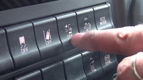 【独自】トラックの自動ブレーキ「常時オフ」にする運転手も　誤作動や荷崩れが理由　追突被害の軽減、運用面で課題