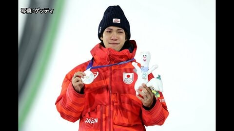 父・学さんの前で悔し涙…スキージャンプ男子ラージヒル二階堂蓮が銀メダル「気持ち切り替えて絶対金取りに行く」　ミラノ・コルティナ五輪