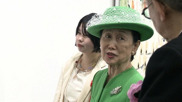 常陸宮妃華子さま 「上野の森美術館大賞展」を鑑賞し受賞者を祝福｜FNN