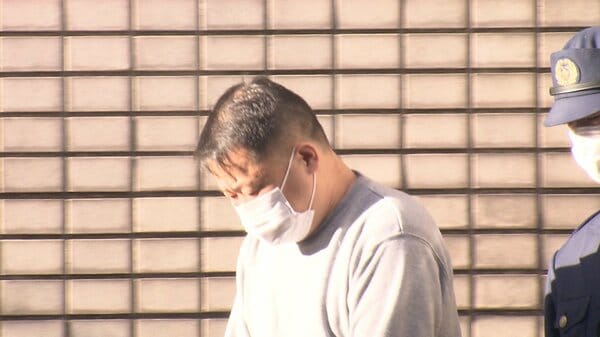 新幹線の荷物棚からリュック盗もうとした中国人の男を逮捕 JR東京駅で停車中の東海道新幹線 出入国繰り返し犯行か｜FNNプライムオンライン