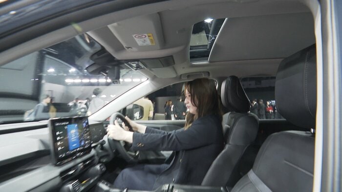 「サンシェードをちょっと開けて」と言うと、ちょっと開けられる