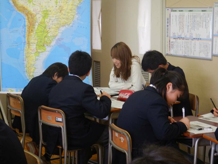 聖心女子大学院で公立中学校と共同研究を行った