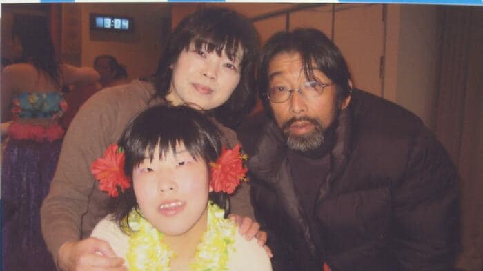 千賀子さん(左上)と孝雄さん(右上)と由香里さん