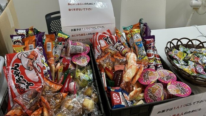 『きみまも＠歌舞伎町』では軽食やお菓子を無料で提供