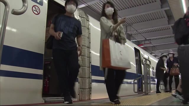 お盆休み 交通機関の空席目立つ 新型コロナに不安の声も 福岡県