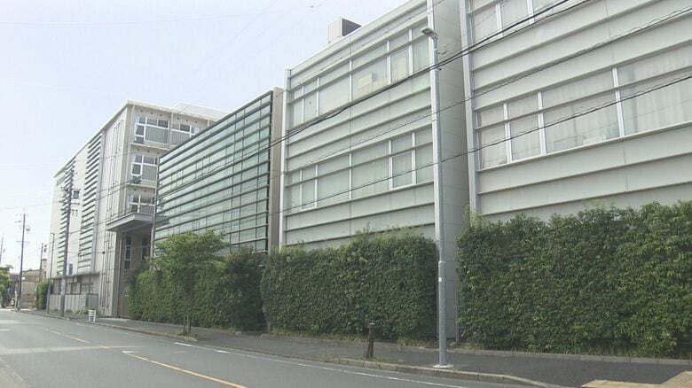 私立享栄高校に勤める30歳教師の男を“盗撮未遂”の疑いで現行犯逮捕「スカート内を見たいという好奇心から」｜FNNプライムオンライン