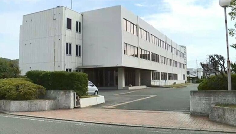 妻の頭を木の棒で殴り、殺人未遂容疑で逮捕の男　傷害の罪で起訴　「証拠に照らし判断」広島地検福山支部｜FNNプライムオンライン