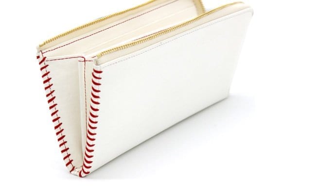 リニューアル後がこちら。開くとさらにボールっぽい？