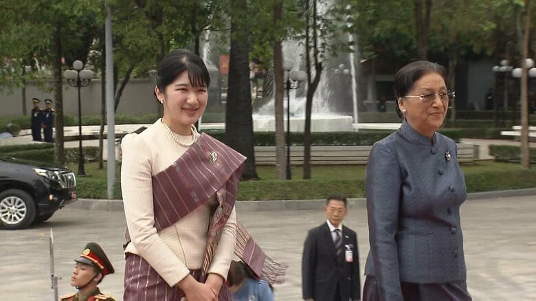 国家副主席は「美しい」と何度もつぶやいていた