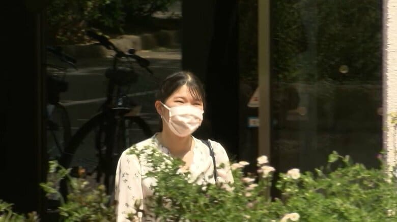 学習院大キャンパスに登校された愛子さま（午前10時半ごろ）
