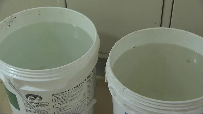 トイレの水はプールから