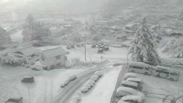 今シーズン最強寒波　県内各地で積雪　平和公園の池も凍る　広島