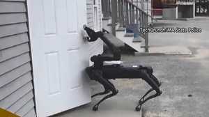 住宅に“押し入る”ロボット犬…市民団体が不安視した捜査用ロボットの使い方