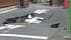 横浜駅近くで道路陥没　繁華街で4〜5mにわたり沈下　交通規制続く　こ…