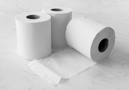 緊急事態宣言前、トイレットペーパーの買い占めやめよう。製紙メーカー2社に状況を聞いた