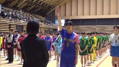 県高校総体始まる　延岡市のハンドボール競技の会場で開会式