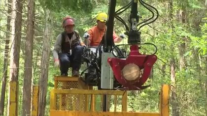 最初は難しくても慣れれば「かわいい」　林業女子などを目指す高校生が林業機械の操作体験【岡山・美咲町】