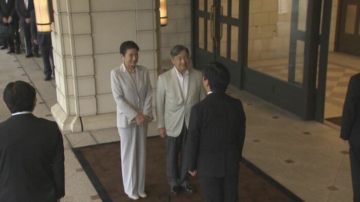 両陛下は13日夕方、佐世保に到着された