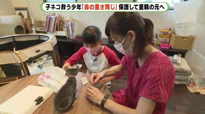 体調チェックをする朔さんと母・雪さん