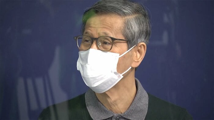 3回目のワクチン接種後、取材に応じる政府分科会・尾身会長(午前9時半ごろ 東京・千代田区)