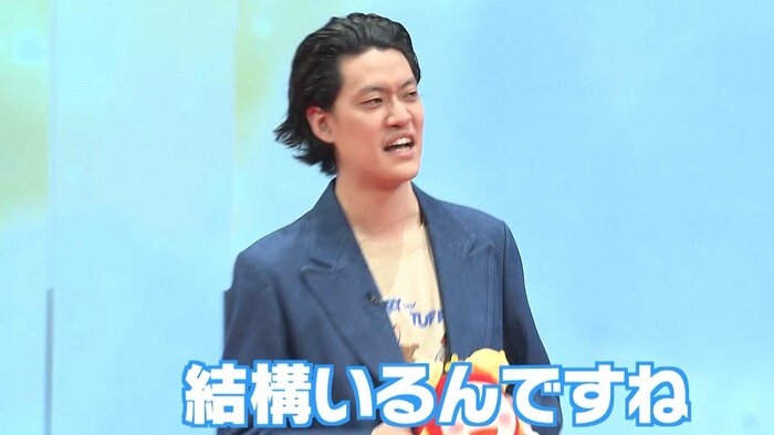 嫌そうな顔で粗品