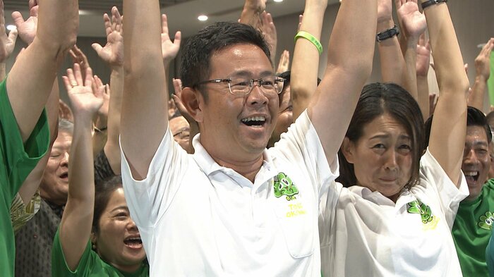 沖縄県知事選では新人の古謝玄太氏が勝利した