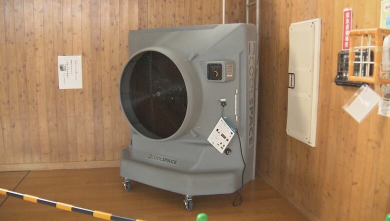 熱中症対策で体育館に「大型冷風機」　約1億3000万円をかけ、公立小中学校43校に設置　長野・松本市｜FNNプライムオンライン
