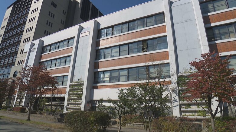 高岡市内の県立高校内で複数の女子生徒が盗撮被害　着替えにも使う部屋でCDケースに小型カメラ　男子生徒が設置を認める｜FNNプライムオンライン