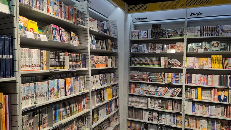 フランスの書店マンガコーナー